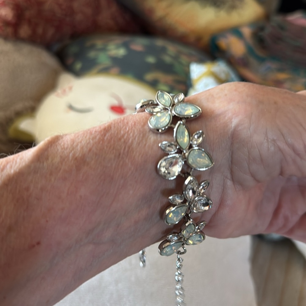Elegant Silver and White Floral Bracelet